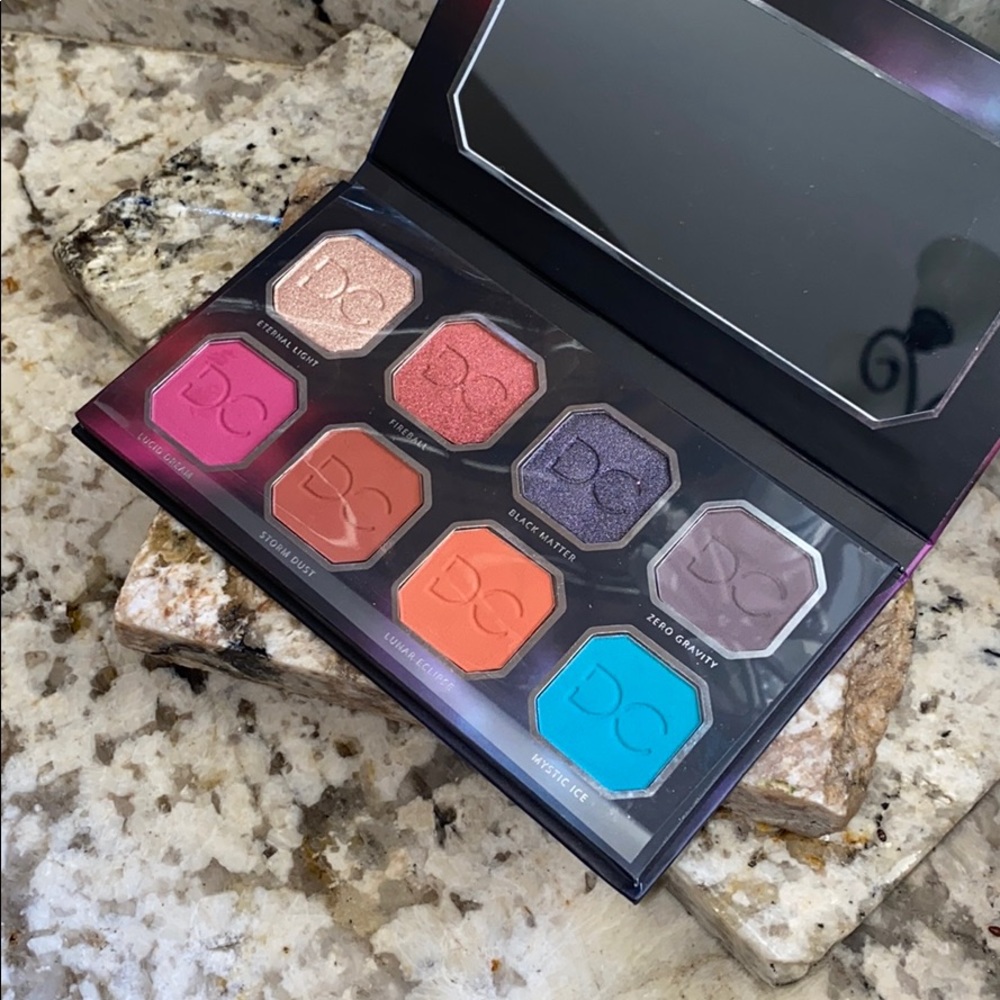 Dominique Cosmetics eyeshadow palette 🎨
